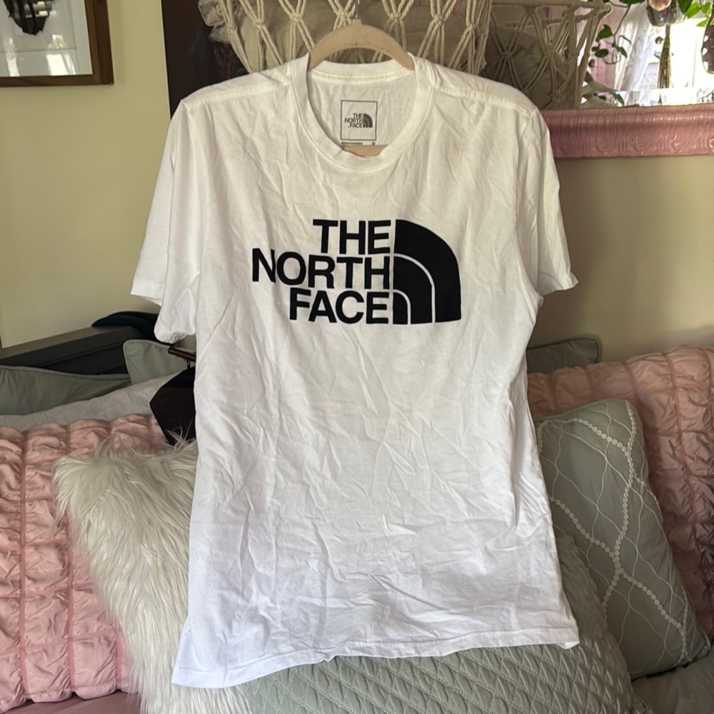 The North Face White Tee with Black Logo NEW WITHOUT TAGS